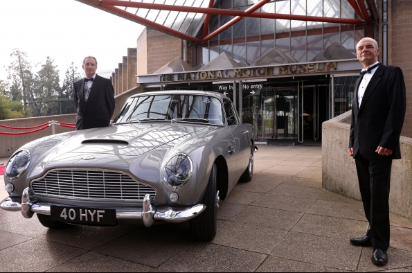 Dieses Autos wurde on James Bond auch im aktuellen Film wieder gefahren: Aston Martin