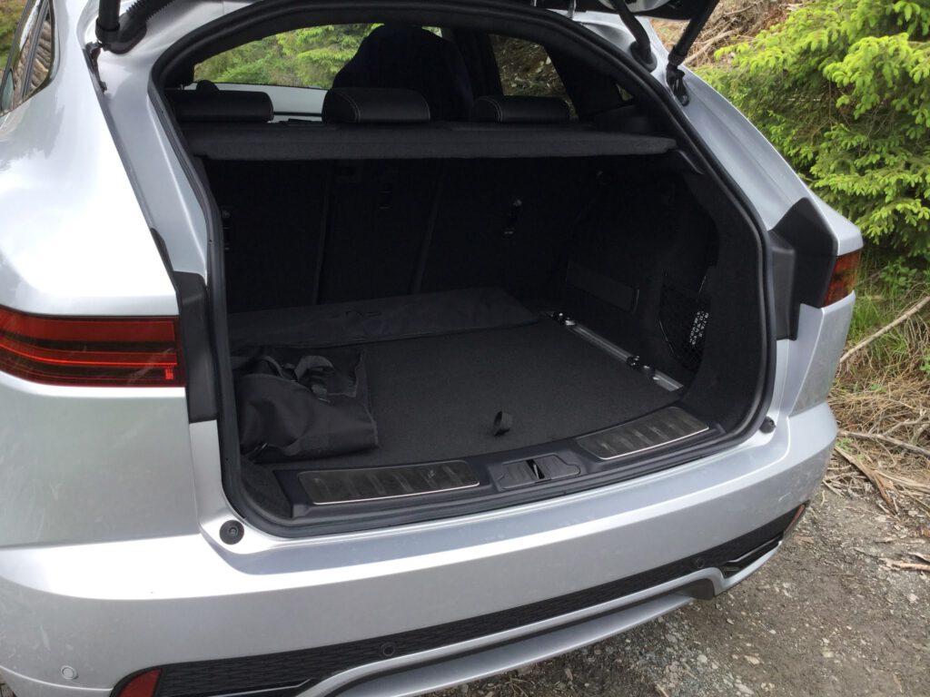 Kofferraum des Jaguar 300